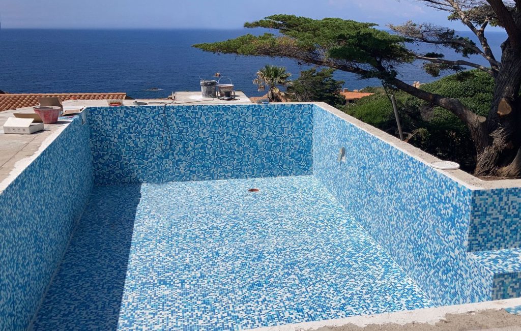 piscine con mosaico costa smeralda
